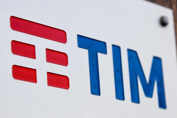 Tim cede quota in Daphne (Inwit), incassa 250 milioni