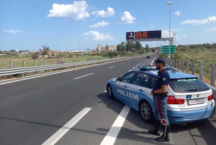 Rimane a secco ma l'auto è rubata, denunciato