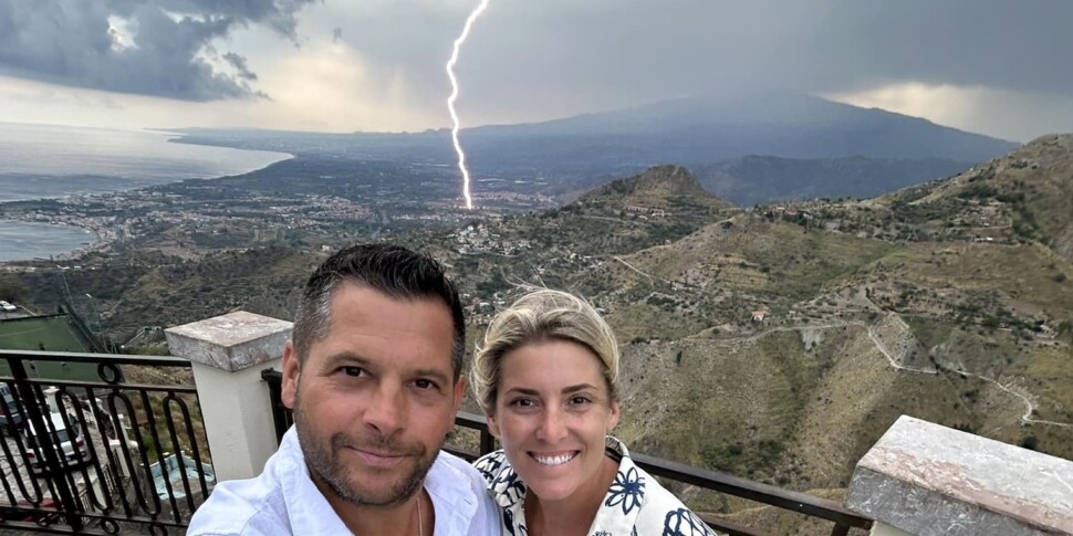 Tuoni senza pioggia a Castelmola e all'improvviso un bagliore nel cielo... - LA FOTO