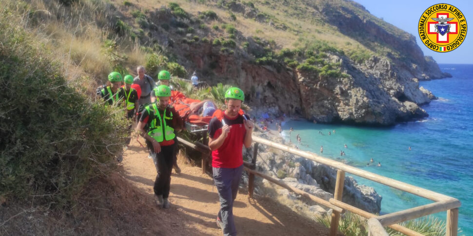 Zingaro, frattura alla caviglia per una turista: la porta via il Soccorso alpino