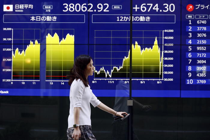 Borsa: Asia incerta, si rafforza lo yen per la Bank of Japan