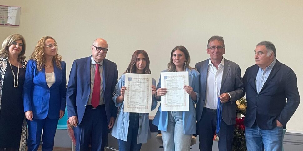 Palermo, le studentesse del Vittorio Emanuele travolte da un'auto: dopo 40 anni arriva il diploma