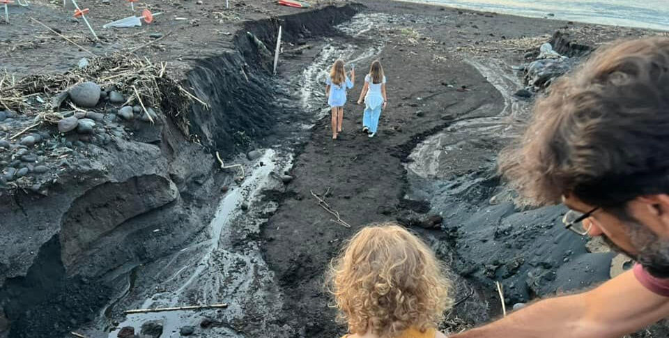 Su Raiuno la fiction che scatenò l'incendio a Stromboli, gli  abitanti lanciano l’appello: non guardatela