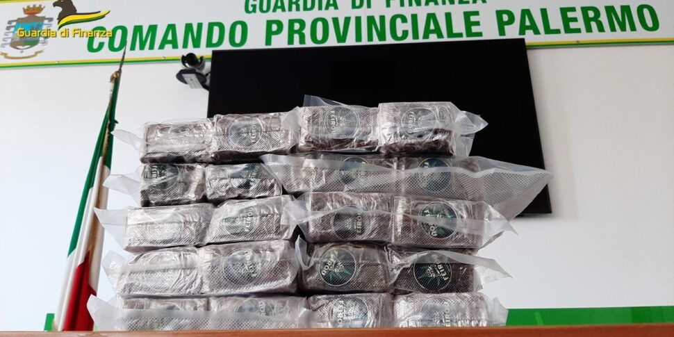 Due «corrieri della droga» arrestati a Villabate con 28 chili di hashish