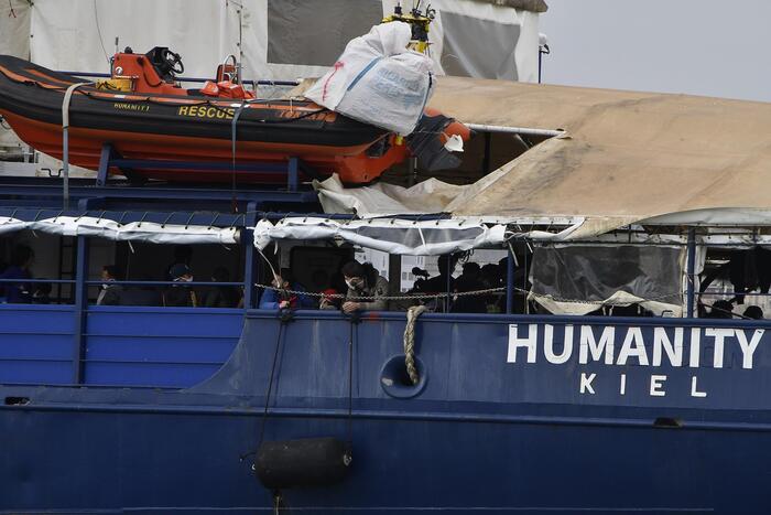 Migranti: la nave Humanity 1 aperta ai visitatori a Siracusa