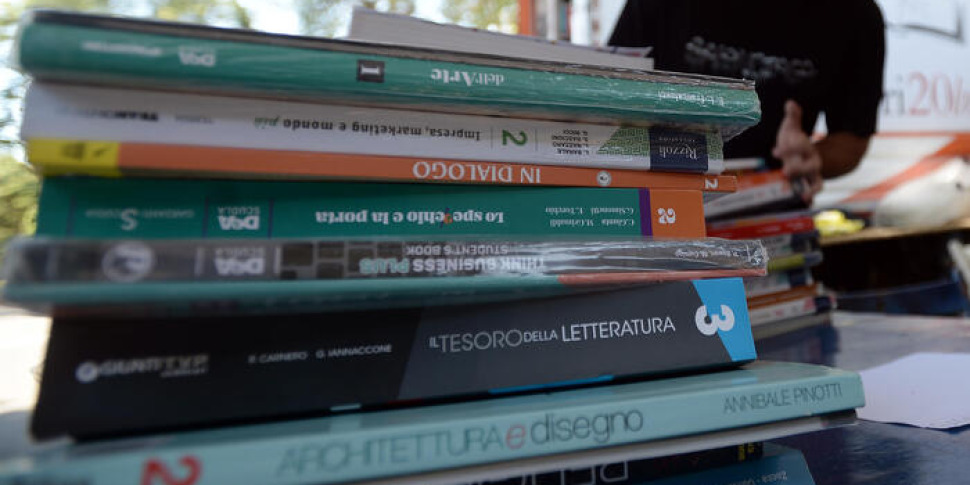 Comune di Palermo, in buono per l'acquisto dei libri scolastici: ecco a chi spetta