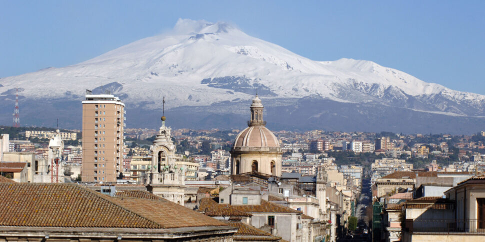 Catania, al via il piano di pulizia in ogni zona della città