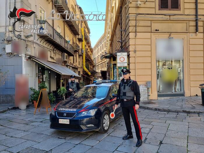 Nuovo raid di una baby gang a Palermo, rapinati due uomini