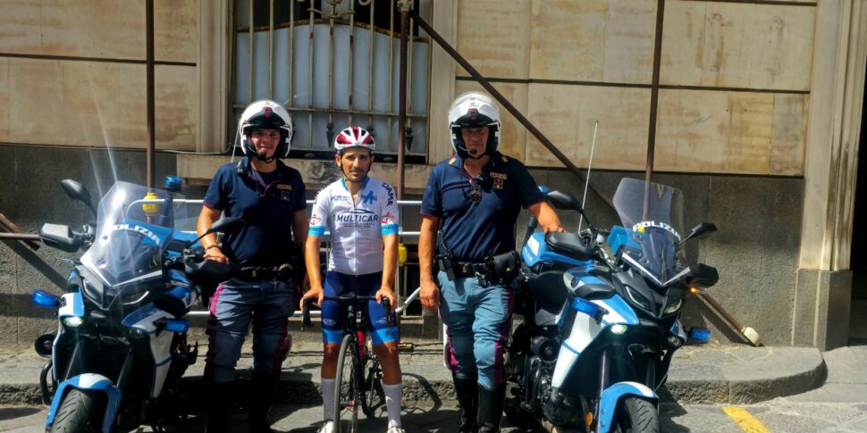 Catania, rubano una bicicletta da corsa da 7 mila euro: la polizia li insegue e li arresta