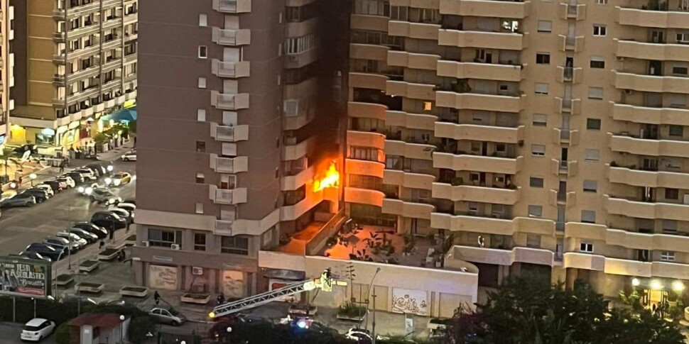 Palermo, l'incendio nel palazzo di via Alessi: danni ingenti in due appartamenti, all’ammezzato e al primo piano