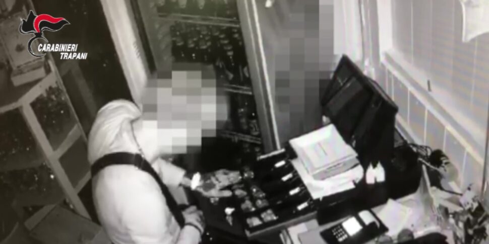 Ladro seriale arrestato a Favignana, aveva messo a segno 7 colpi VIDEO