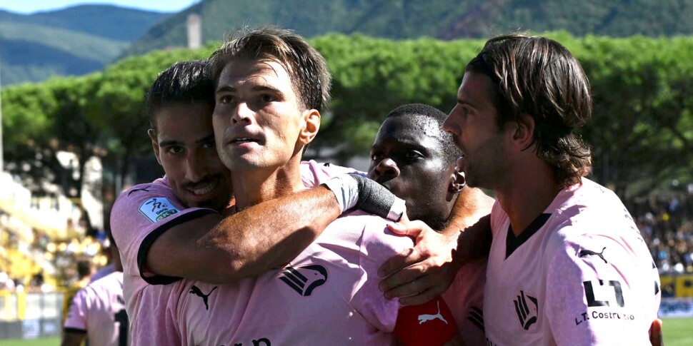 I viaggi premio del Palermo, 3 gol e bel gioco a Castellammare contro la Juve Stabia