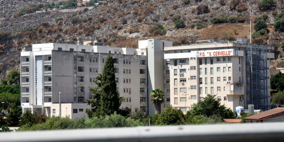 Palermo, all'ospedale Cervello pochi posti auto per il personale: ingorghi e ritardi per il cambio turno