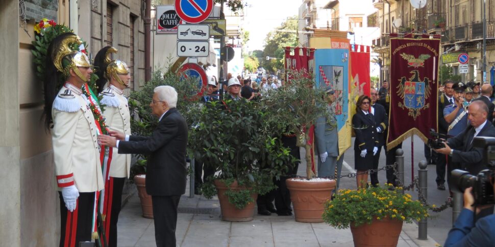 Mattarella ricorda la morte di Dalla Chiesa: «La sua figura vive oggi in chi si impegna in prima persona contro la mafia»