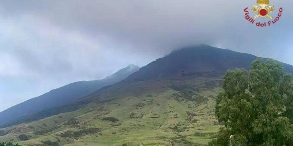 Lo Stromboli intensifica l'attività: considerevole il flusso lavico