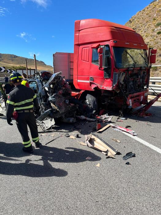 Incidente stradale nel Nisseno, un morto