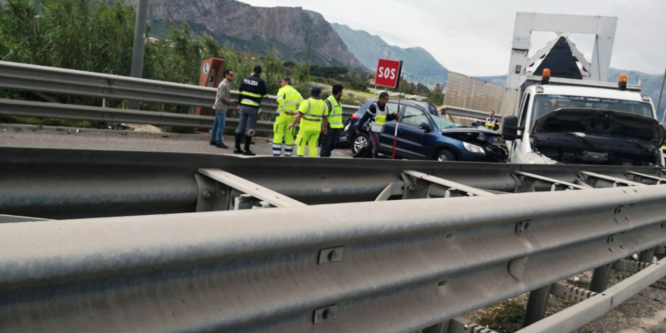 Tragico impatto sulla Palermo-Catania, un morto: in gravi condizioni anche la moglie e il figlioletto della vittima