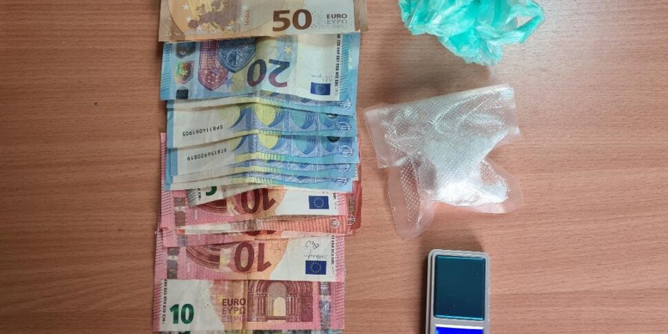 Trovata con cocaina e un bilancino di precisione, arrestata una donna ad Augusta