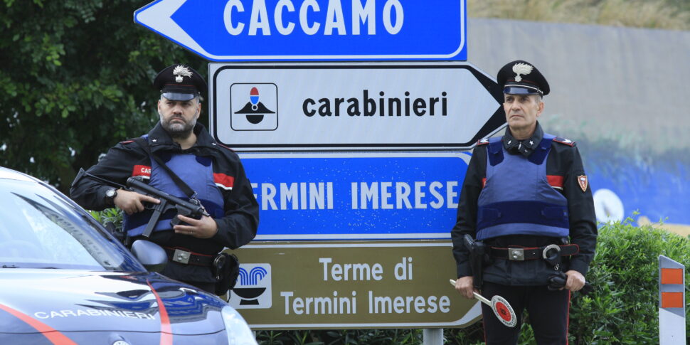 Violentata in spiaggia a Termini Imerese, arrestato un uomo di 35 anni per lo stupro a una turista