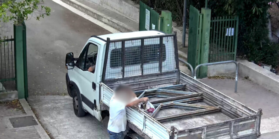 Dipendenti di una ditta abbandonano rifiuti alla stazione di Piraineto a Carini, scoperti dal sistema di videosorveglianza sono stati denunciati