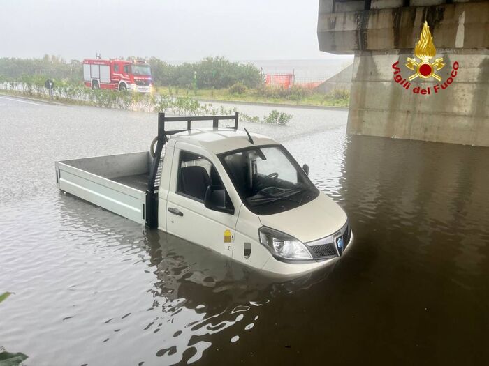 Maltempo a Messina e provincia, smottamenti e strade allagate