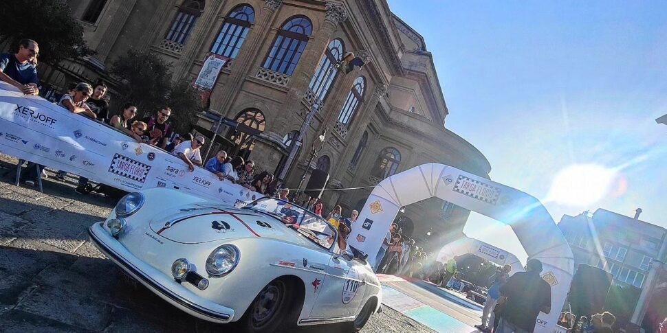 Targa Florio Classica, boom di tifosi: il gran finale al molo trapezoidale di Palermo