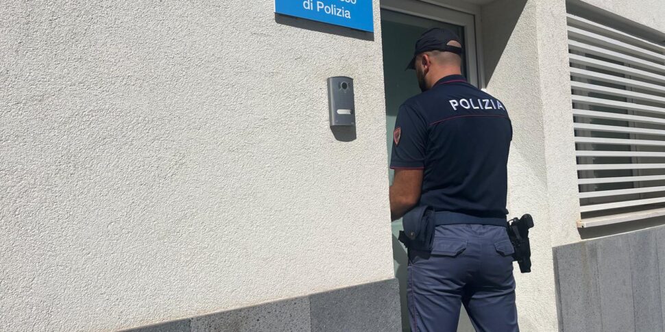 Vuole andare via dal Civico di Palermo e nonostante il dolore al petto colpisce con un pugno un infermiere: denunciato