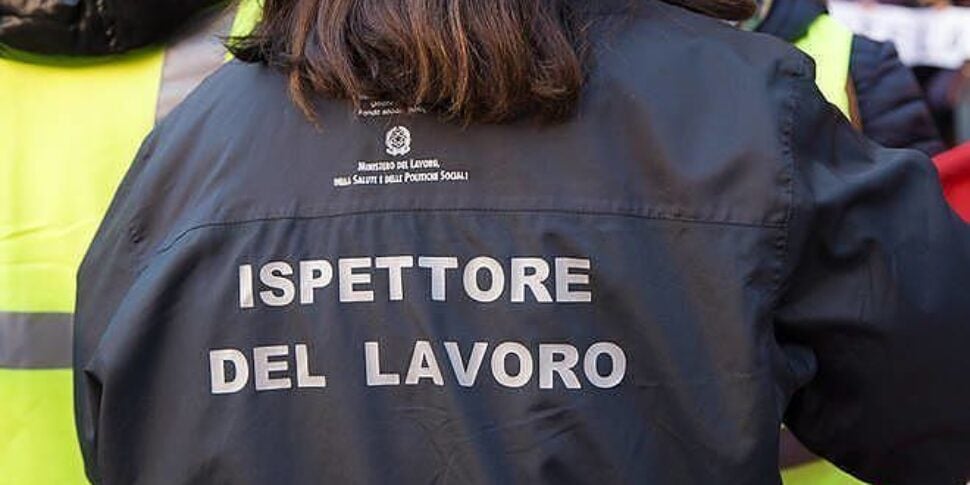 Lavoratori in nero e violazioni in materia di salute e sicurezza in tre oleifici della provincia di Agrigento