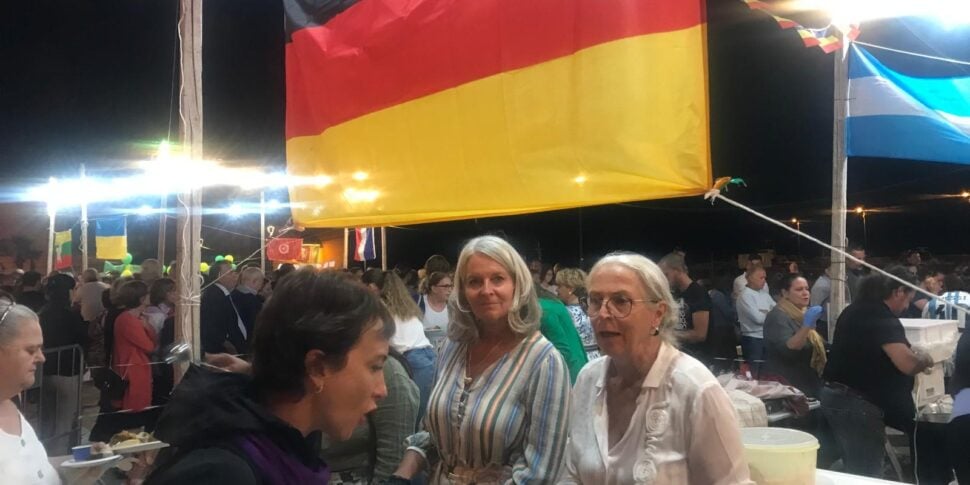 Lipari, la Festa dei Popoli con Eugenio Bennato e l'isola diventa internazionale