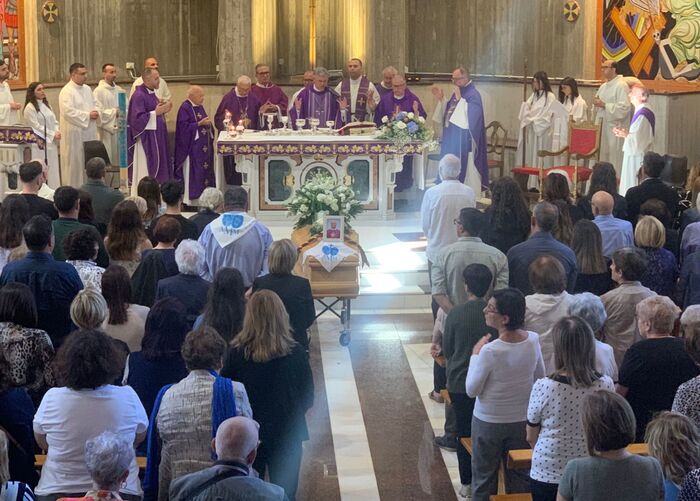 Celebrati funerali di don Ribaudo a Palermo