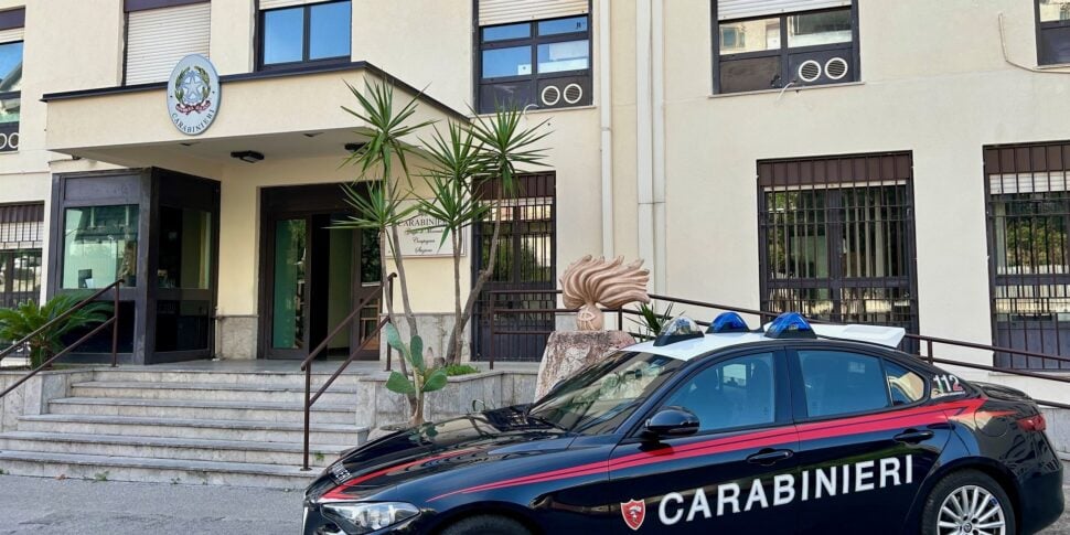 Monreale, tenta di vendere a un carabiniere un trapano rubato: denunciato