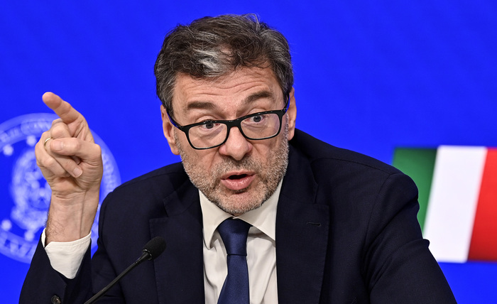 Giorgetti, 5.000 euro a lavoratori che si trasferiscono