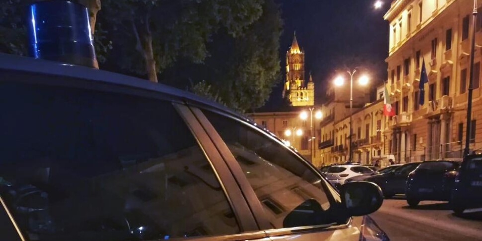 Palermo, due uomini tentano un furto in un negozio: arrestati