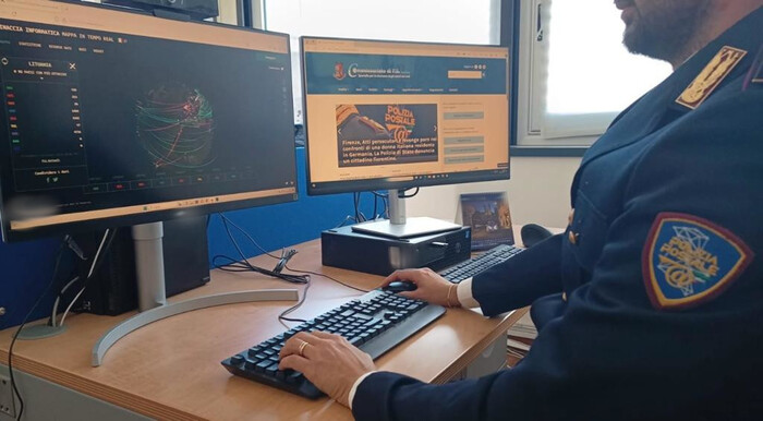 Adesca una minorenne per sesso online, arrestato un 31enne