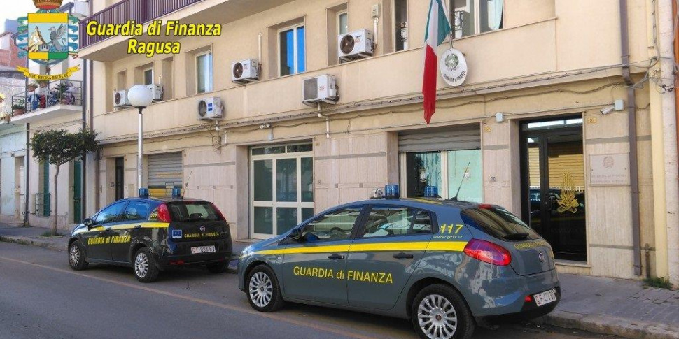 Droga a domicilio, blitz dei finanzieri: otto arresti tra Vittoria e Comiso