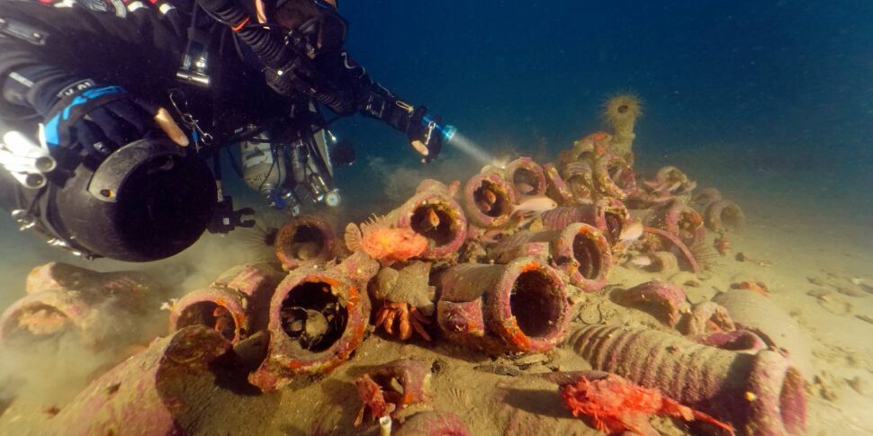 Siracusa, il mare di Vendicari restituisce quaranta anfore del primo secolo a.C.