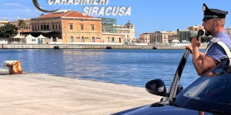 Siracusa, nascondeva la droga dentro al frigo, denunciato un quarantacinquenne