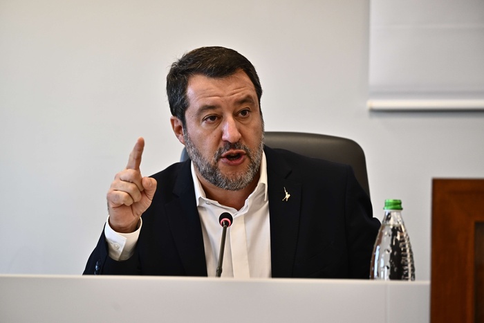 Salvini, il dibattito sul Ponte è un delirio solo italiano