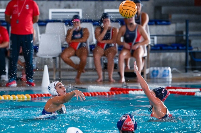 Pallanuoto donne: Ekipe Orizzonte "passeggia" col Cosenza