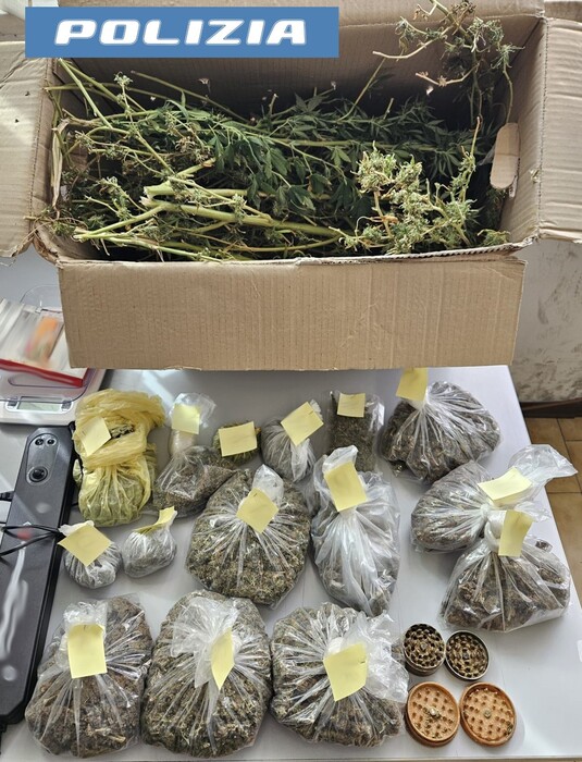 Marijuana a km zero a Catania, arrestata coppia spacciatori