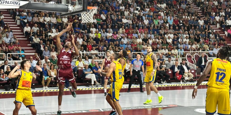 Basket Serie A, successo per il Trapani Shark: secondo tempo perfetto che non lascia scampo a Scafati