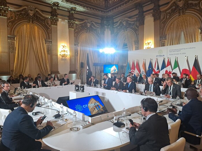 Urso, 'nuova centralità alla politica industriale del G7'