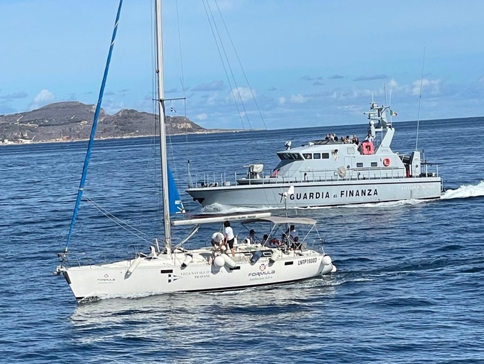 Vela, al Trofeo Ciaccio Montalto barca sequestrata a scafisti