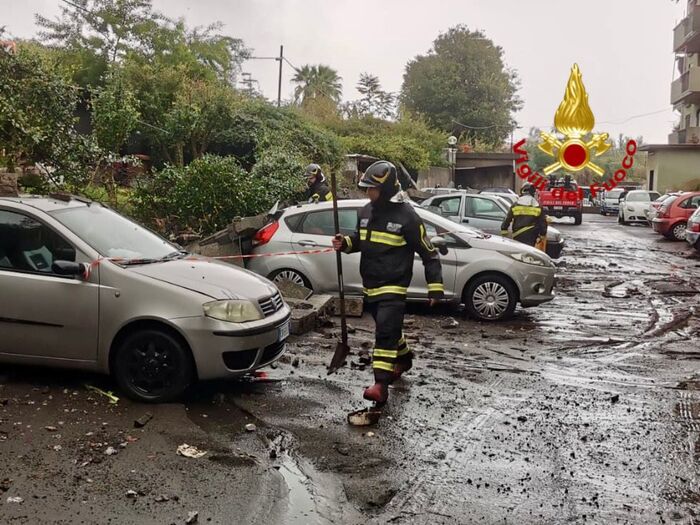 Maltempo, interventi dei vigili del fuoco nel Catanese