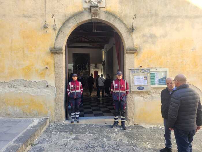 Genitori di Margaret in chiesa, 'rispettate il nostro dolore'