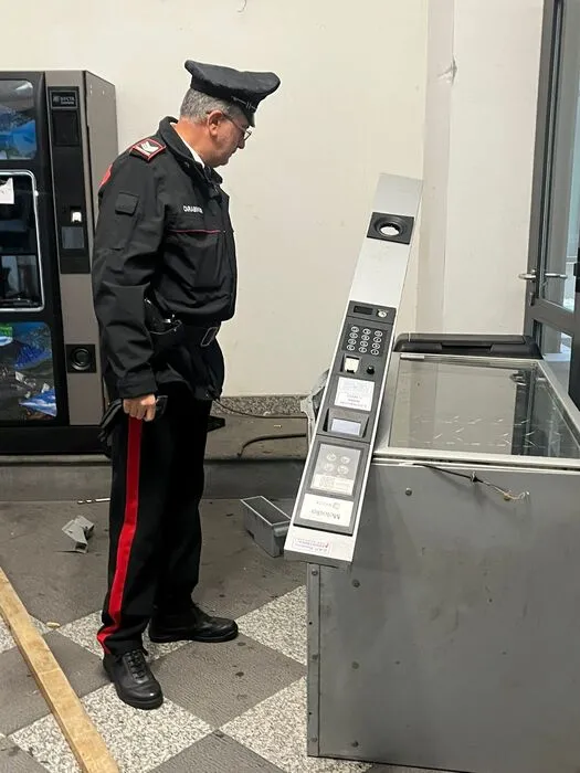 Ladri di merendine in azione nel municipio di Acireale