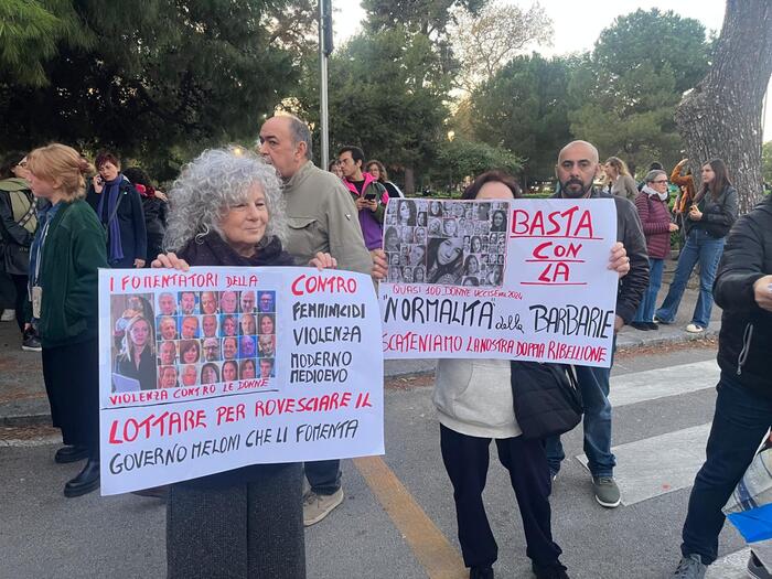 Donne: corteo a Palermo con vittime violenza