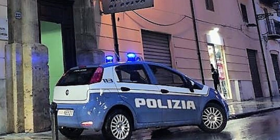 Agenti di polizia rimasti feriti a Partinico nel corso di un trattamento sanitario obbligatorio