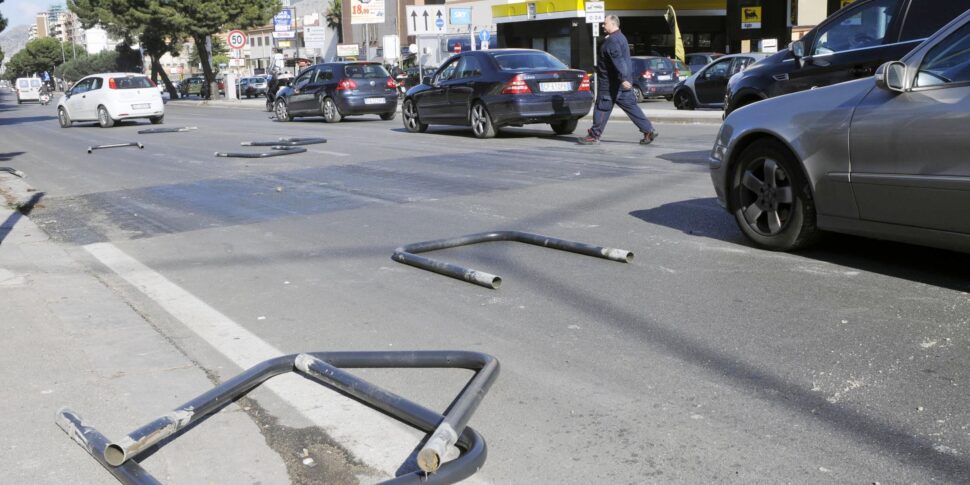 Disposta l'autopsia per l'uomo investito due volte e ucciso a Palermo, un giovane indagato per omicidio stradale