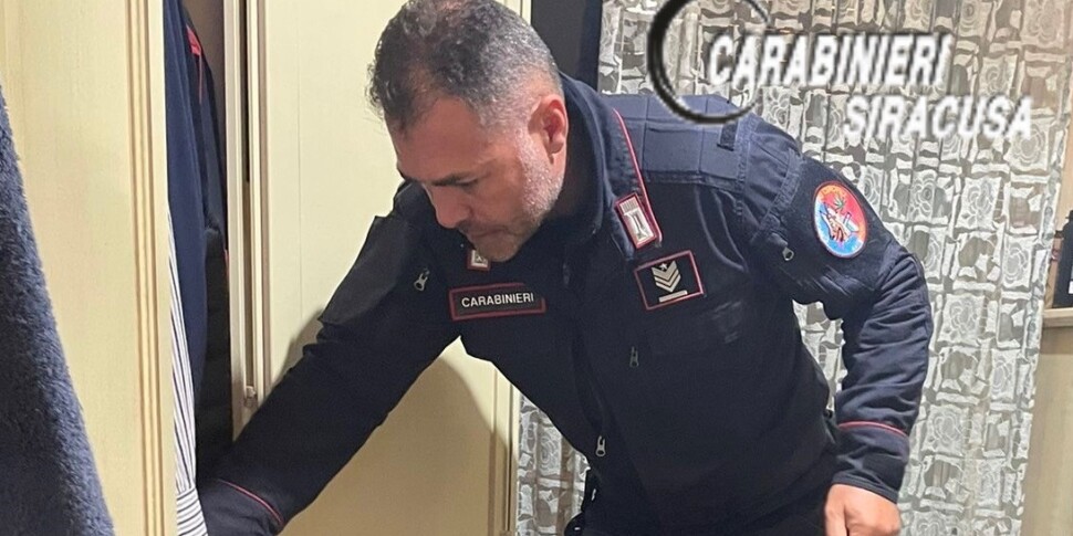 Possedevano dosi di cocaina all'interno di un pub, scoperti dall'unità cinofila antidroga dei carabinieri di Siracusa